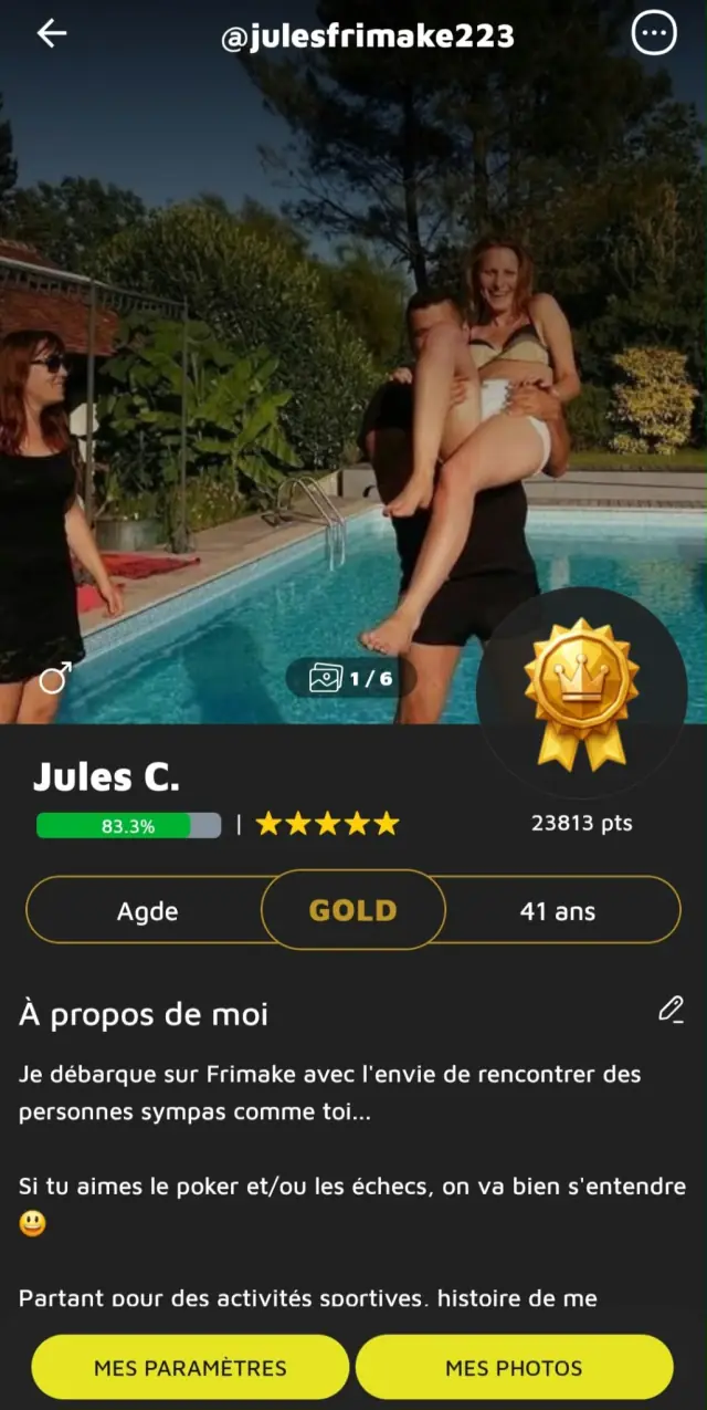 Screenshot des Frimake-Profils zu diesem Fritag: Profilfoto im Freien, GOLD-Abzeichen, 23.813 Punkte, angezeigter Ort Agde, 41 Jahre, Anfang des Abschnitts „Über mich“ auf Französisch