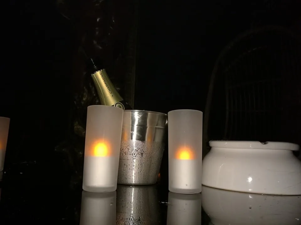 Rencontre libertine avec MADINTOUCH à Dijon - Apéritif glamour avant une soirée