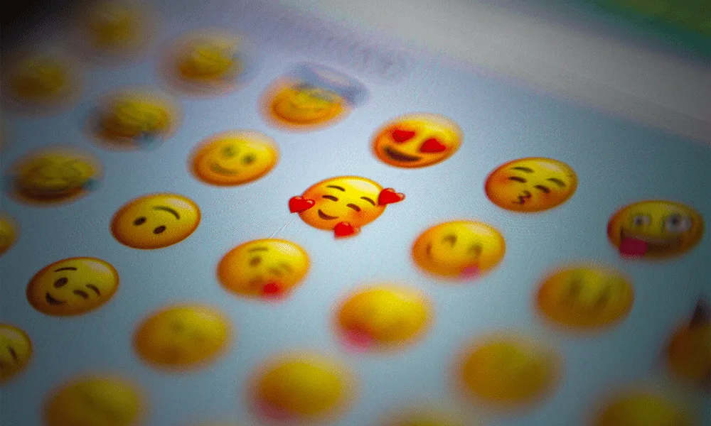 Utilisez des emojis et la créativité pour un sexting efficace sur Madintouch